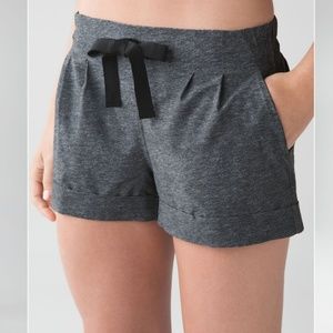 Lululemon Spring Break Away Short II